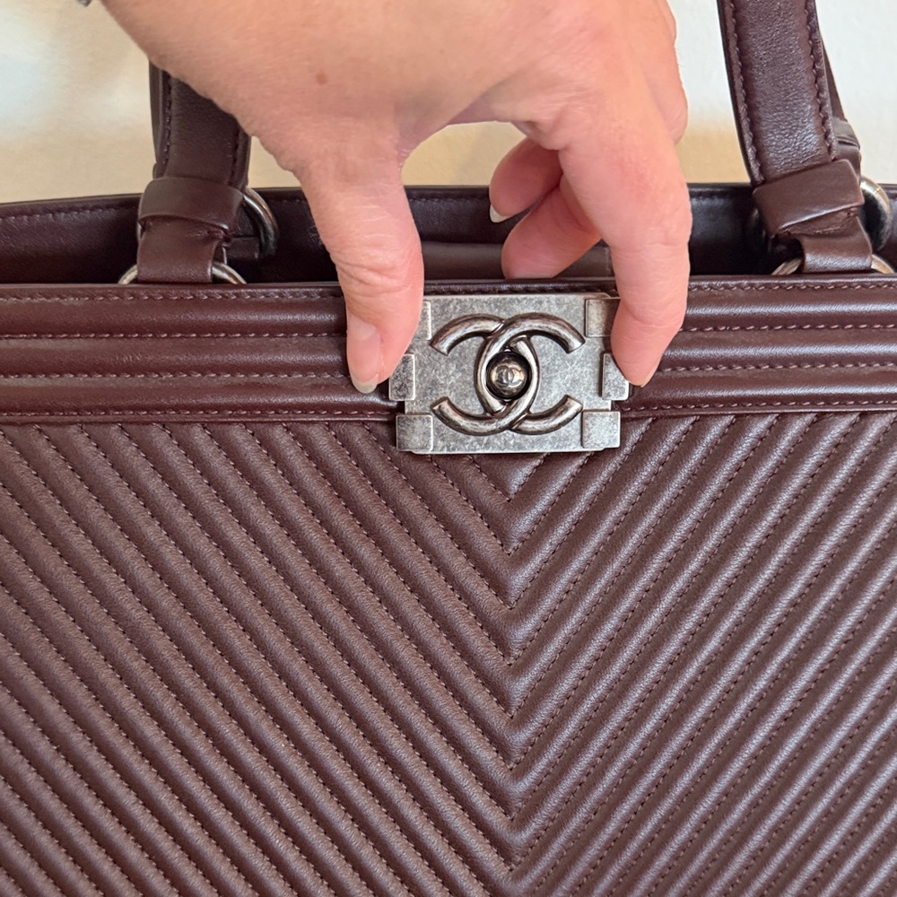 CHANEL Burgundy Large Chevron Tote - Picture 8 of 17